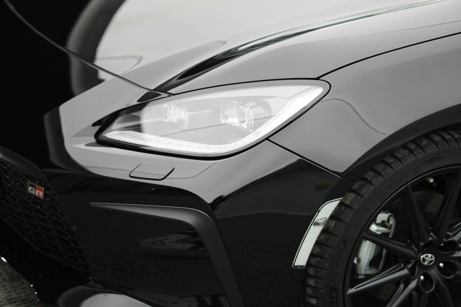 Application de traitement céramique Gtechniq avec polissage professionnel