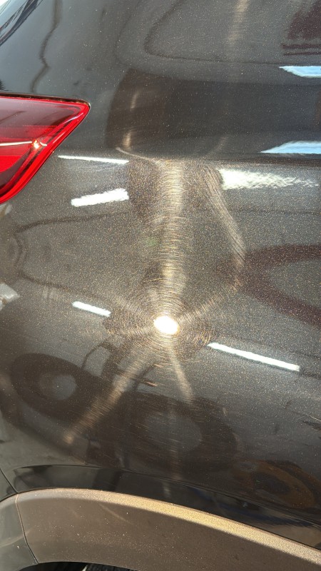 Préparation à la vente Kia XCeed avec polissage one step et cire de protection