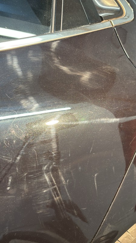 Préparation à la vente Renault Clio avec polissage one step et cire de protection