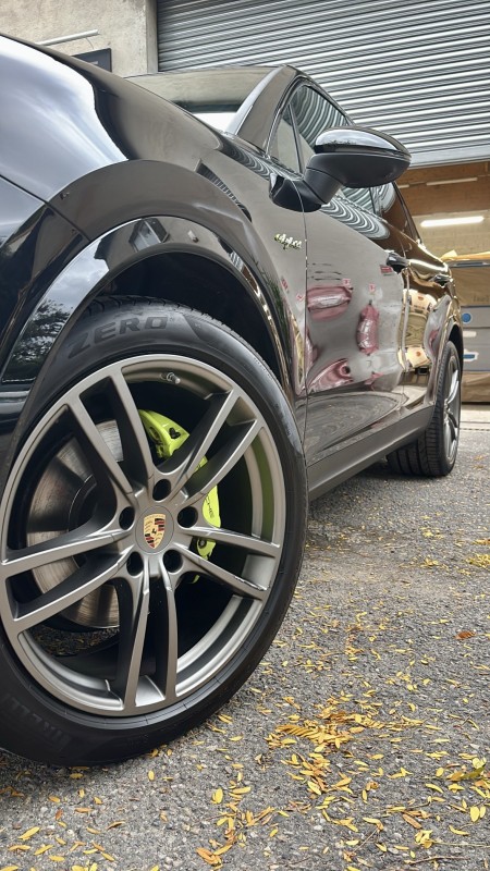 Protection Céramique Premium Gtechniq pour Porsche Cayenne : CSU + Exo V5 & G5 Vitrages