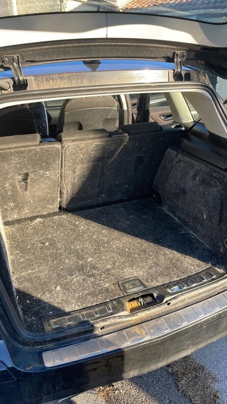 Nettoyage intérieur Mercedes Classe B – Shampoing complet et retrait intensif de poils d’animaux