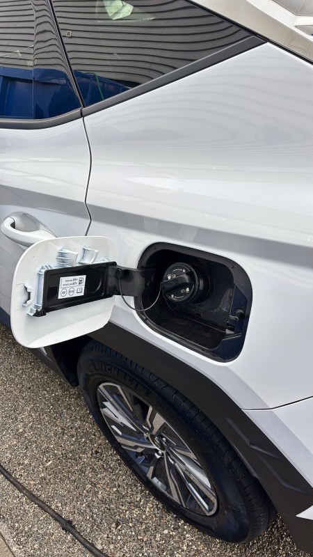 Nettoyage extérieur vapeur haut débit sur Hyundai Tucson avec finition premium à La Ciotat