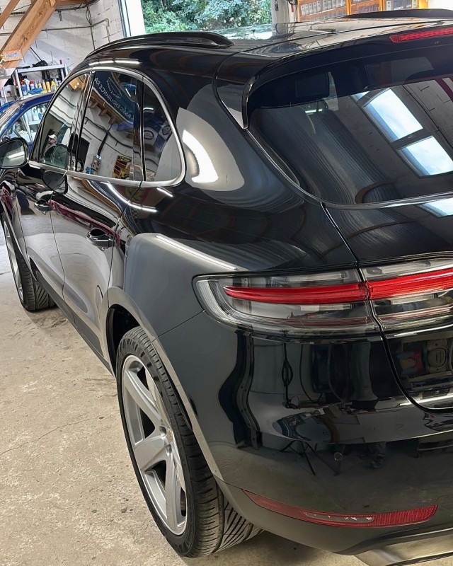 Traitement céramique Porsche Macan – Protection CSL + Exo V5 et finition brillante durable