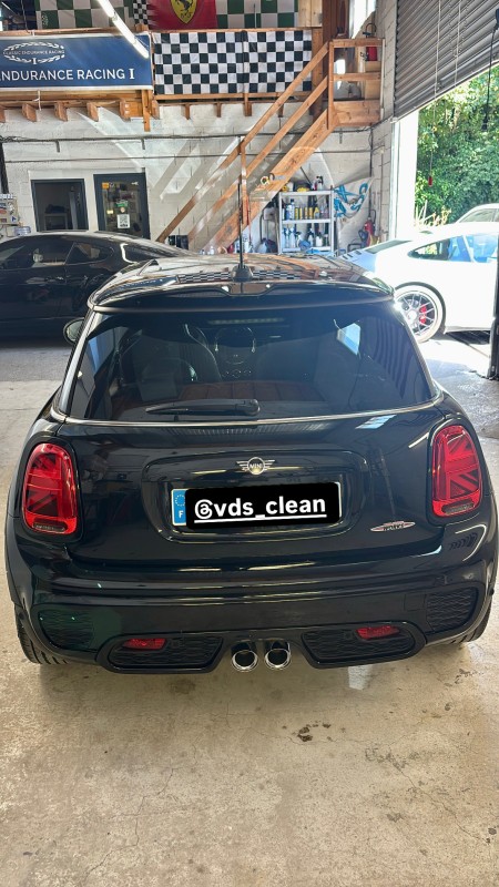 Pose et préparation pour traitement céramique sur carrosserie de véhicule de sport Mini Cooper à Aubagne