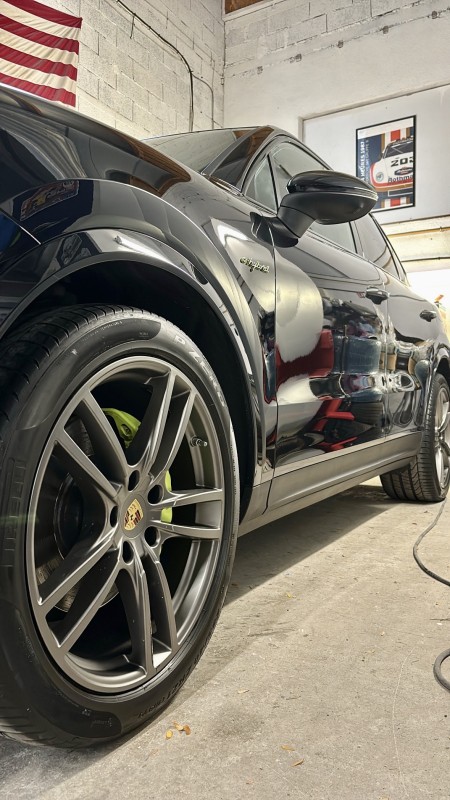 Protection Céramique Premium Gtechniq pour Porsche Cayenne : CSU + Exo V5 & G5 Vitrages