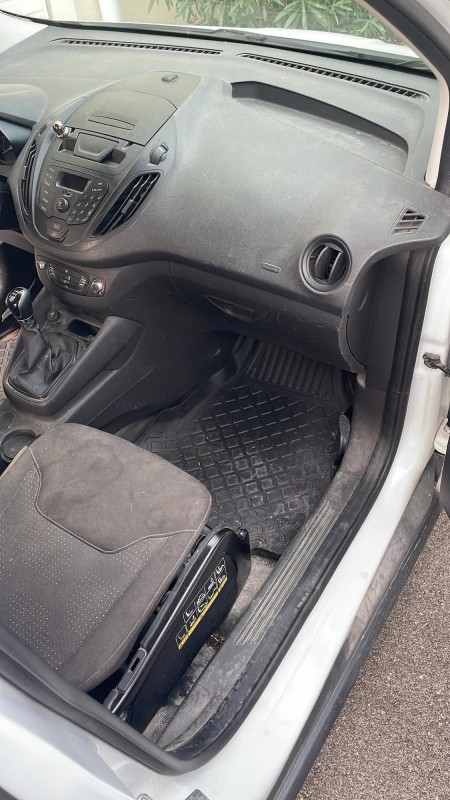 Nettoyage intérieur complet avec shampoing des sièges – Ford Transit Fourgon
