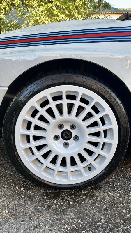 Polissage one step professionnel sur voiture de collection à La Ciotat et Toulon