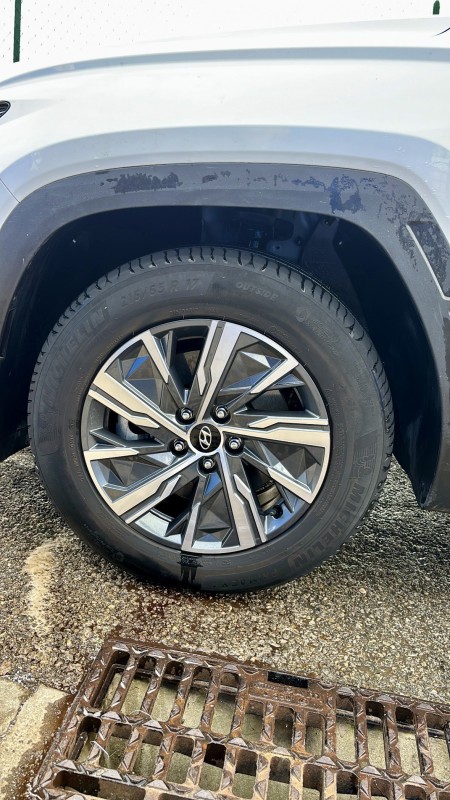 Nettoyage extérieur vapeur haut débit sur Hyundai Tucson avec finition premium à La Ciotat