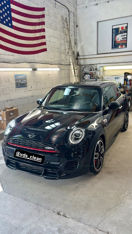 Pose et préparation pour traitement céramique sur carrosserie de véhicule de sport Mini Cooper à Aubagne