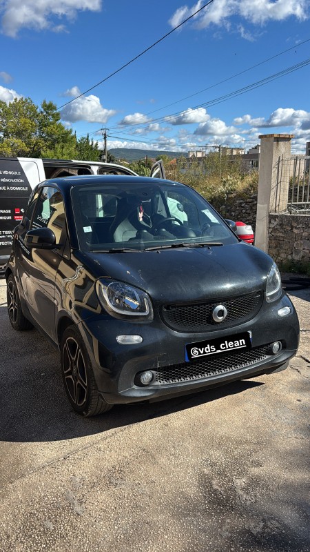 Detailing haut de gamme pour Smart : nettoyage vapeur intensif et désinfection totale à La Ciotat
