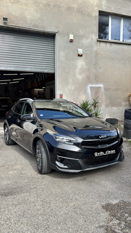 Préparation à la vente Kia XCeed avec polissage one step et cire de protection