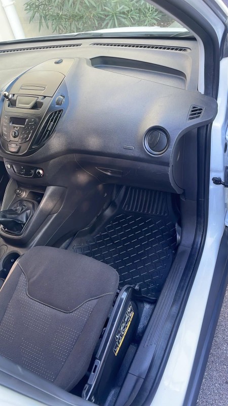 Nettoyage intérieur complet avec shampoing des sièges – Ford Transit Fourgon