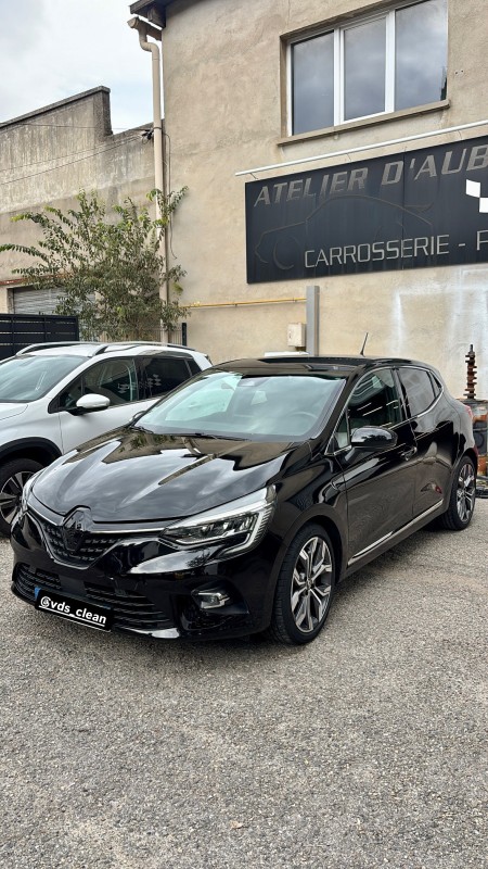 Préparation à la vente Renault Clio avec polissage one step et cire de protection